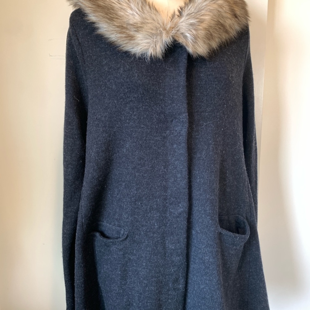 Gray Knit Sweater with Faux Fur Collar